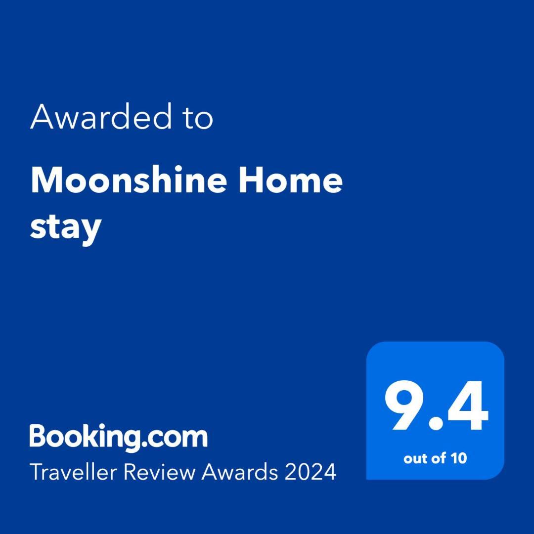 Moonshine Home Stay Srīnagar エクステリア 写真